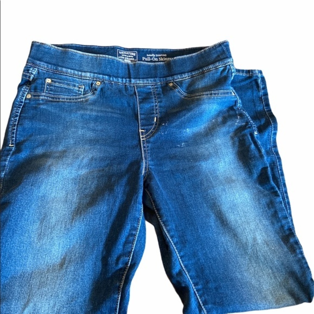 Signature Levi strauss jeans